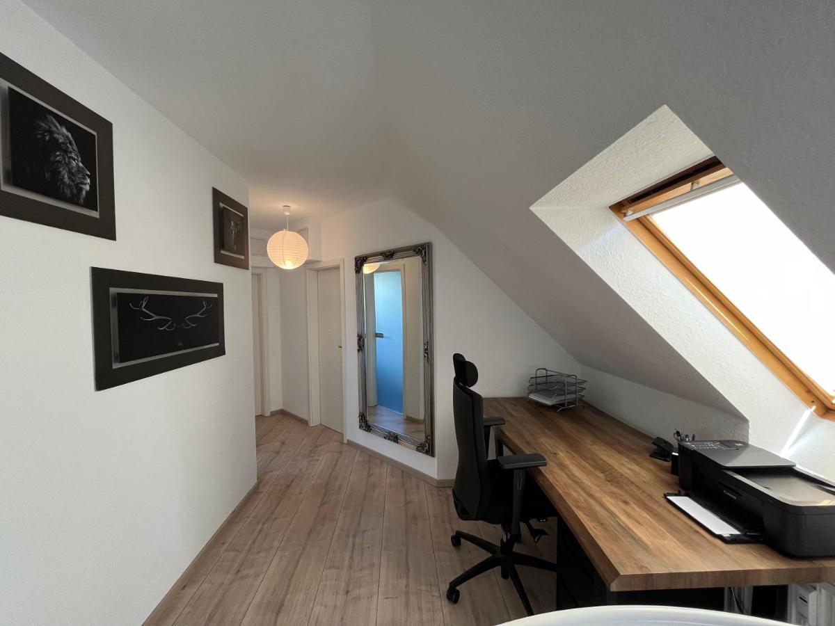 105 Qm Neues Klimatisiertes Appartment Fuer Familien Privater Parkplatz Chemnitz Exterior photo